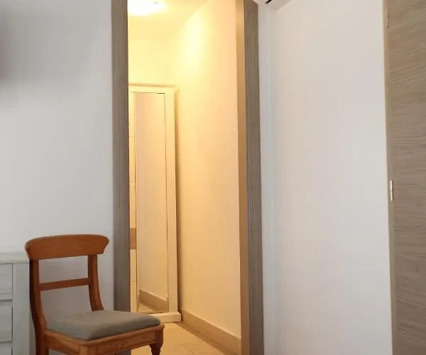 לינה וארוחת בוקר Sol Kaštela