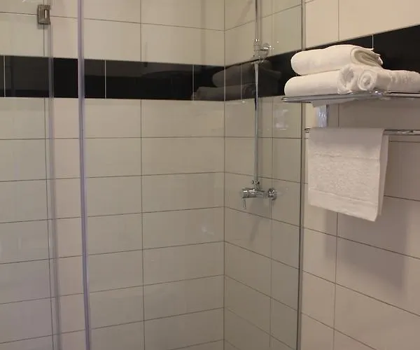 Sol לינה וארוחת בוקר