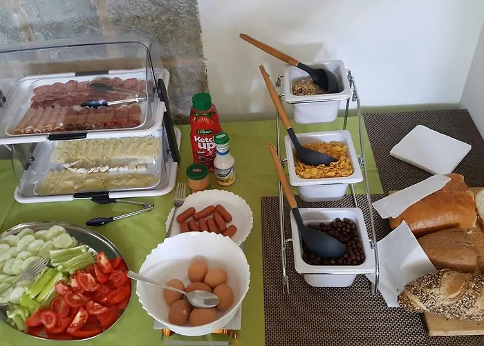 לינה וארוחת בוקר Sol Kaštela